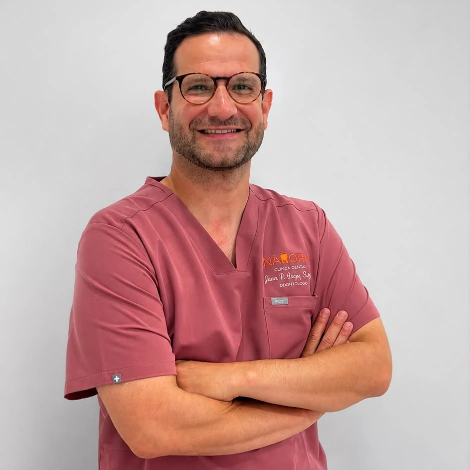 Dr. Juan Pablo López Defillo - Clínica Dental Namora
